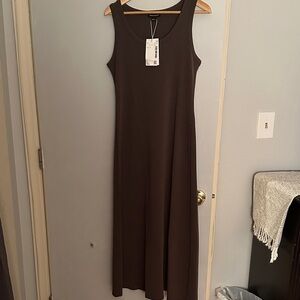 Sleeveless Maxi Dress in Dark Brown - Classic Everyday Style